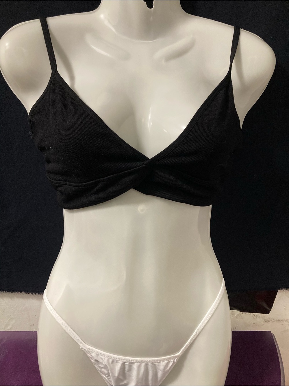 Rose + Vine Black Twist Front Bralette Crop Top L/XL